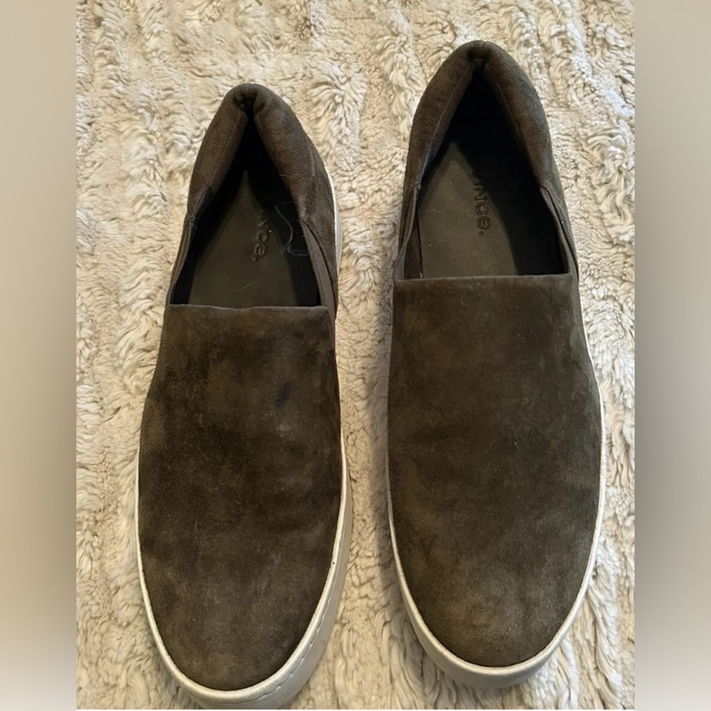 Vince Platform Warren Fashion Sneakers Slip- On Women’s Sz 40 dark green suede
